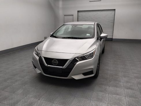 Used 2021 Nissan Versa SV FWD image 15