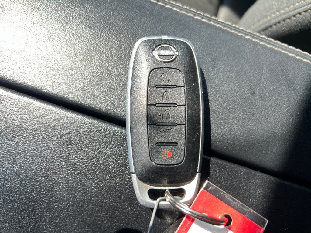 Used 2024 Nissan Rogue SV FWD image 51