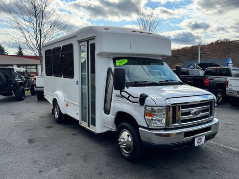 Used 2017 Ford E-350 and Econoline 350 Super Duty w/ Shuttle Bus Prep Package image 4
