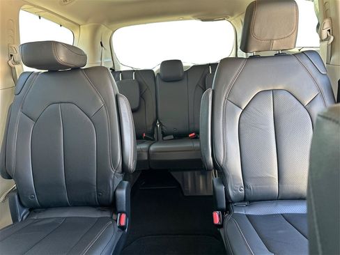 Used 2017 Chrysler Pacifica Touring-L Plus FWD image 14