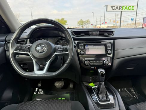 Used 2017 Nissan Rogue SV w/ Sun & Sound Touring Package AWD/4WD image 30