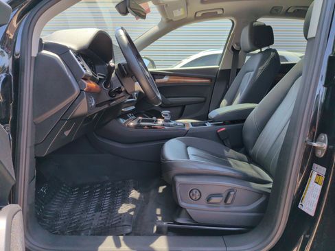 Used 2021 Audi Q5 2.0T Premium Plus w/ Premium Plus Package AWD/4WD image 6