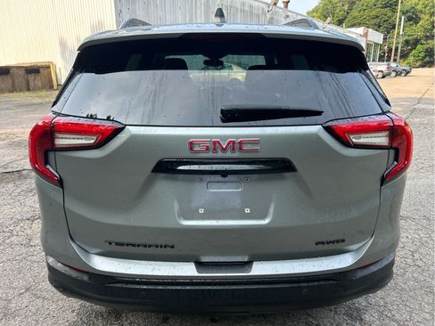 Used 2023 GMC Terrain SLE w/ Driver Convenience Package AWD/4WD image 5