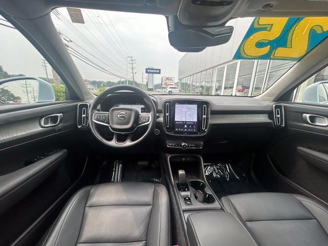 Certified 2025 Volvo XC40 B5 Core AWD/4WD image 19