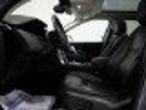 Used 2020 Land Rover Discovery Sport SE image 13