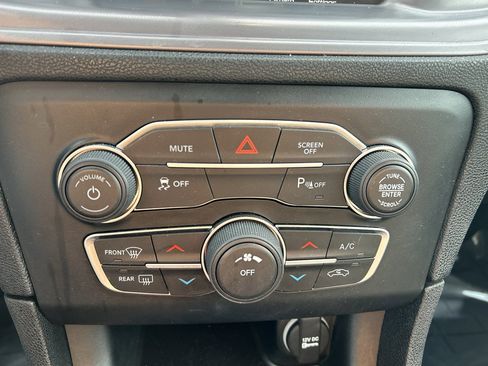 Used 2023 Dodge Charger SXT image 30