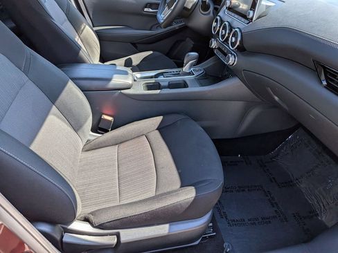 Used 2025 Nissan Sentra SV FWD image 30