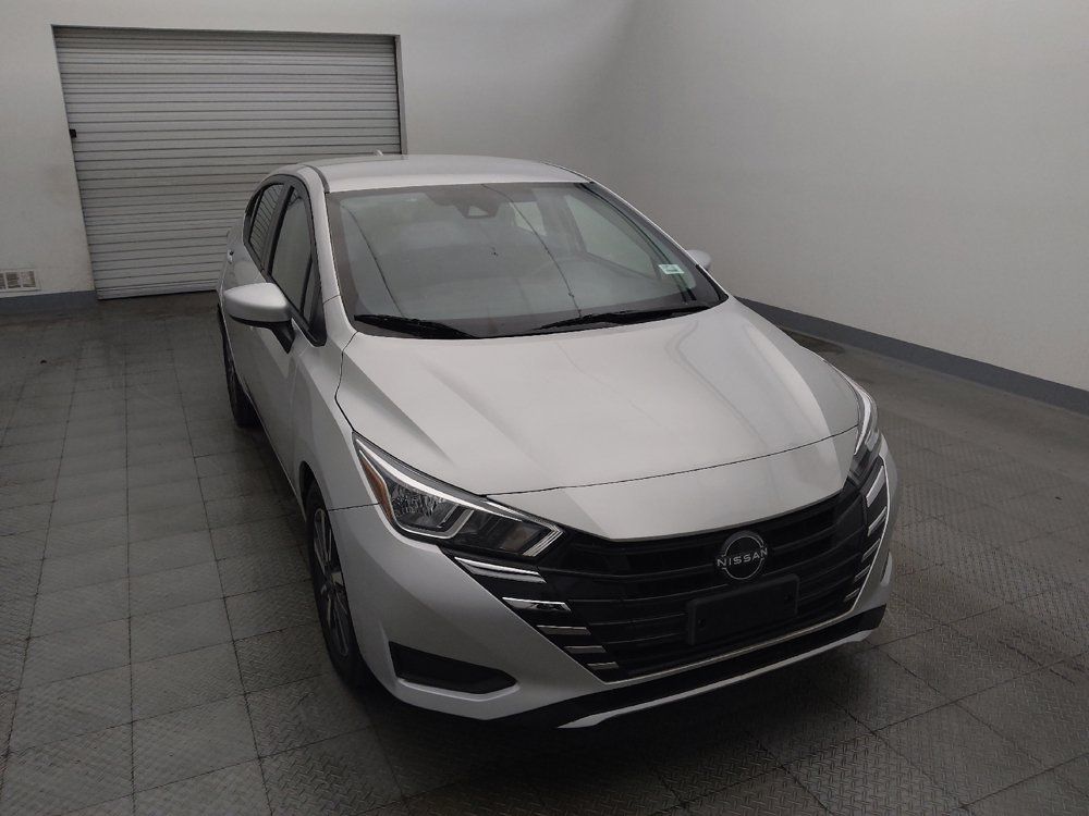 Used 2023 Nissan Versa SV FWD image 14