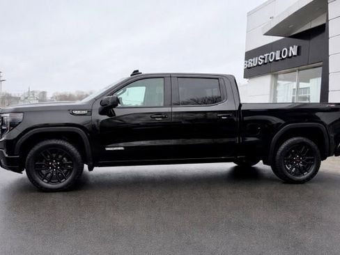 Used 2025 GMC Sierra 1500 Elevation w/ Elevation Premium Package image 7