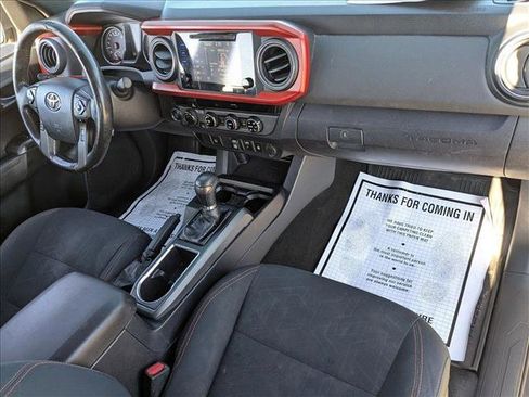 Used 2018 Toyota Tacoma TRD Off-Road image 20