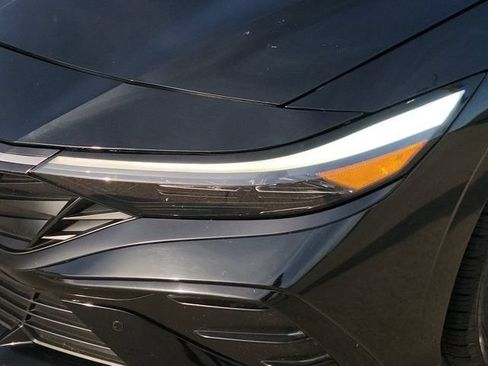 Used 2024 Hyundai Elantra Limited FWD image 9