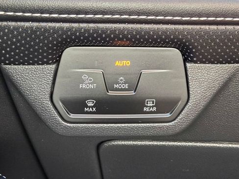 Used 2024 Volkswagen Atlas SE image 24