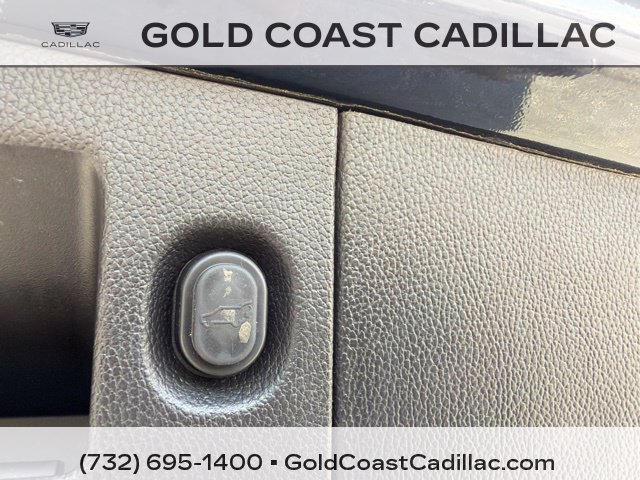 Used 2018 Cadillac Escalade Luxury AWD/4WD image 16
