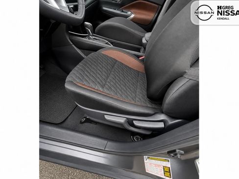 Used 2021 Nissan Kicks SR FWD image 10