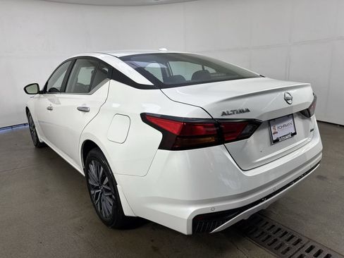 Certified 2024 Nissan Altima 2.5 SV image 32