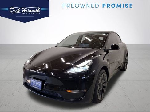 Used 2023 Tesla Model Y Long Range AWD/4WD image 1
