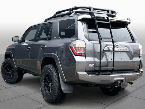 Used 2022 Toyota 4Runner SR5 image 10