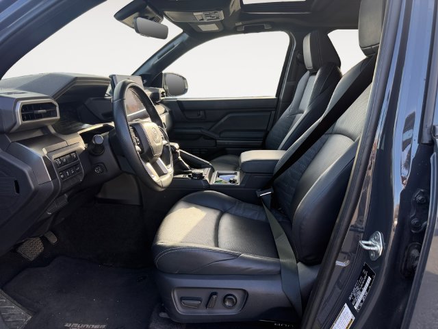 Used 2025 Toyota 4Runner TRD Off-Road Premium AWD/4WD image 11