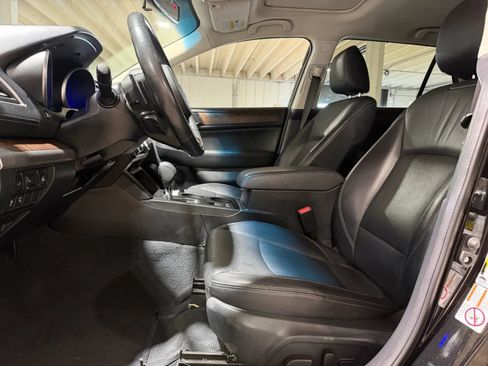 Used 2018 Subaru Outback 2.5i Limited AWD/4WD image 9