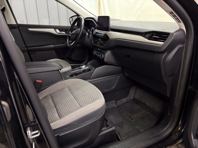 Used 2021 Ford Escape SE w/ Cold Weather Package FWD image 24