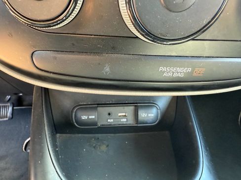 Used 2019 Kia Soul image 24