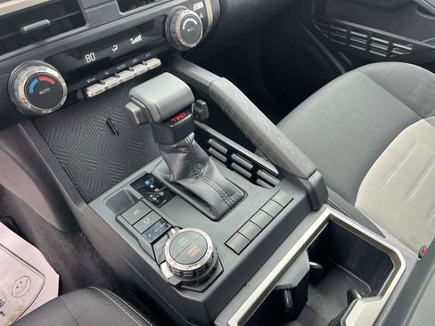 Used 2025 Toyota Tacoma TRD Sport image 26