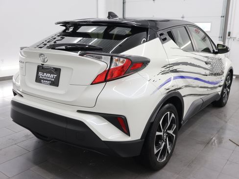 Used 2020 Toyota C-HR XLE FWD image 5