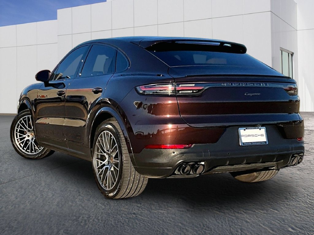 Used 2022 Porsche Cayenne Platinum Edition AWD/4WD image 3