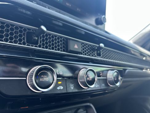 Used 2025 Honda Civic Sport image 25