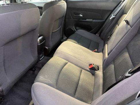 Used 2014 Chevrolet Cruze LT image 12