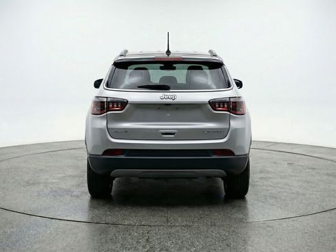 Used 2025 Jeep Compass Limited image 7