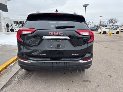 Used 2023 GMC Terrain AT4 image 9