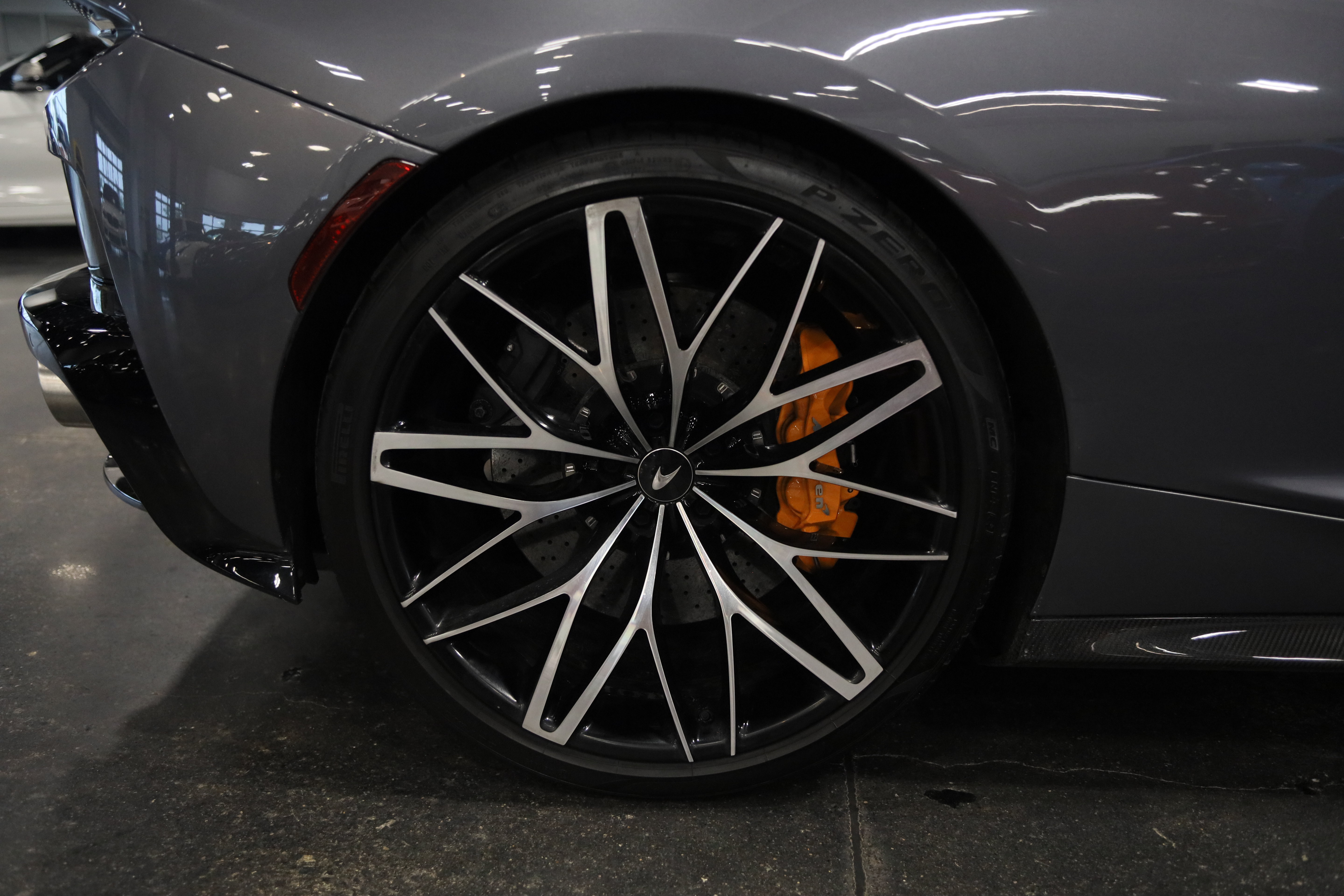 Used 2023 McLaren GT RWD image 13