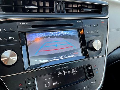 Used 2016 Toyota Avalon Touring image 25