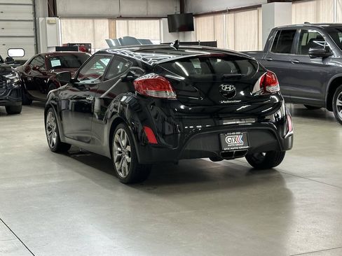 Used 2015 Hyundai Veloster RE:FLEX Edition FWD image 4