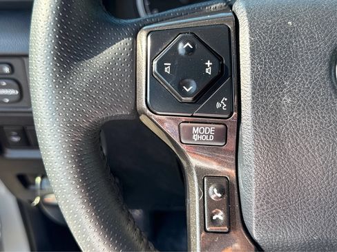 Used 2021 Toyota 4Runner TRD Off-Road Premium w/ Moonroof Package AWD/4WD image 35