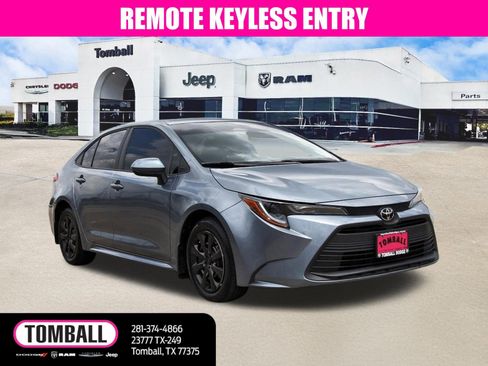Used 2025 Toyota Corolla LE FWD image 1