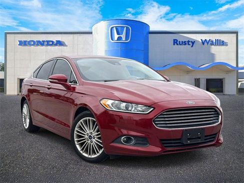 Used 2016 Ford Fusion SE w/ Equipment Group 202A image 1