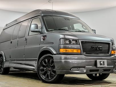New 2025 GMC Savana 2500 Extended