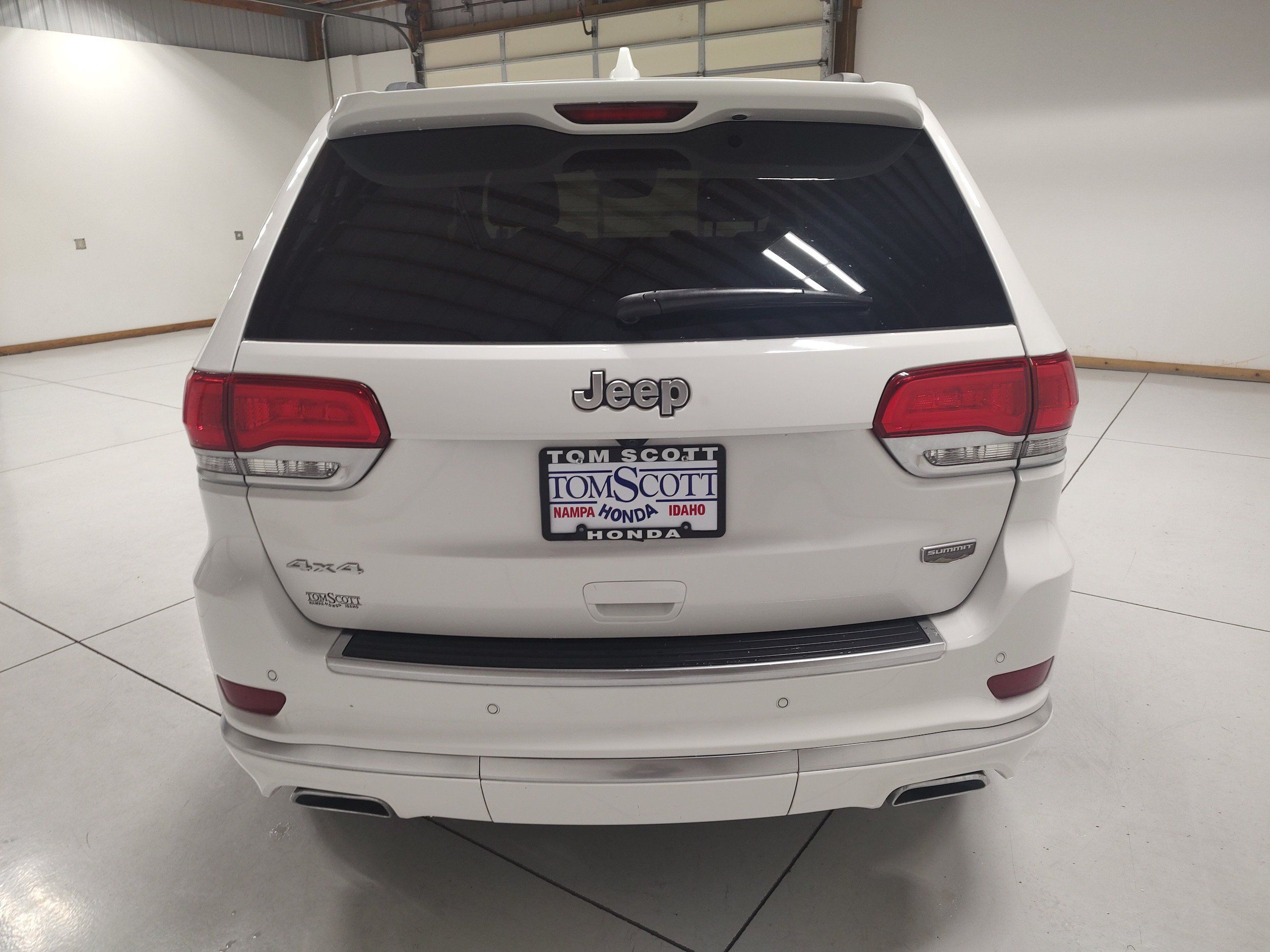 Used 2020 Jeep Grand Cherokee Summit AWD/4WD image 12