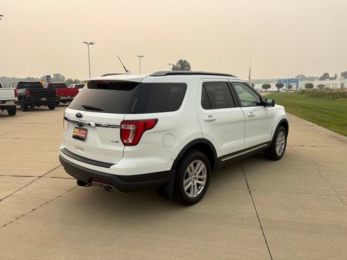 Used 2019 Ford Explorer XLT w/ Equipment Group 201A AWD/4WD image 6