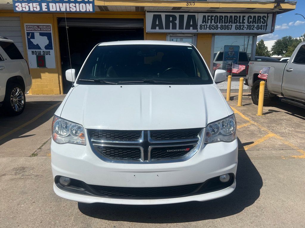 Used 2020 Dodge Grand Caravan SE FWD image 2