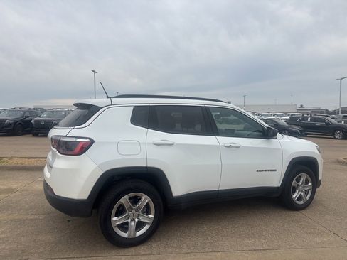 Used 2023 Jeep Compass Latitude image 18