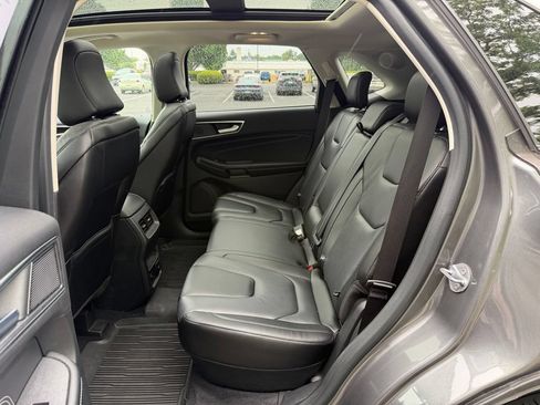 Certified 2022 Ford Edge Titanium AWD/4WD image 19