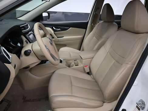 Used 2015 Nissan Rogue SL FWD image 9