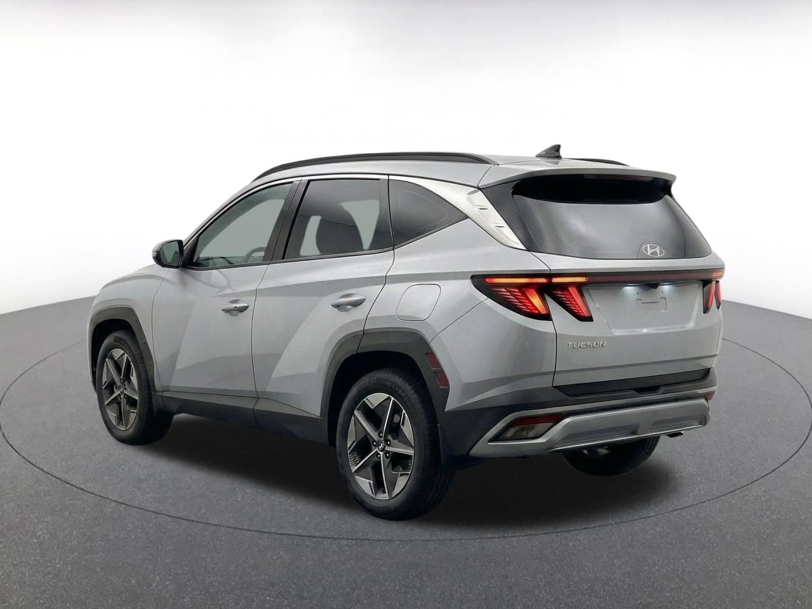 Used 2025 Hyundai Tucson SEL FWD image 6