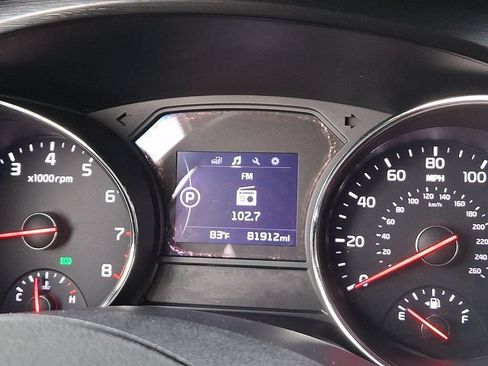 Used 2018 Kia Sedona LX w/ LX Essentials Premium Package FWD image 20