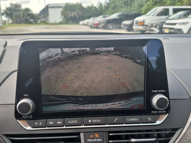 Used 2025 Nissan Altima 2.5 SV FWD image 14
