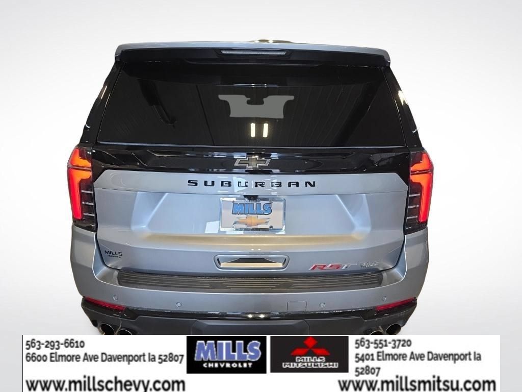Used 2025 Chevrolet Suburban RST w/ Comfort Package AWD/4WD image 4