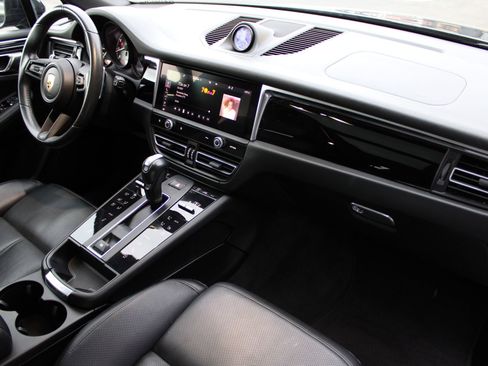Used 2023 Porsche Macan S image 26
